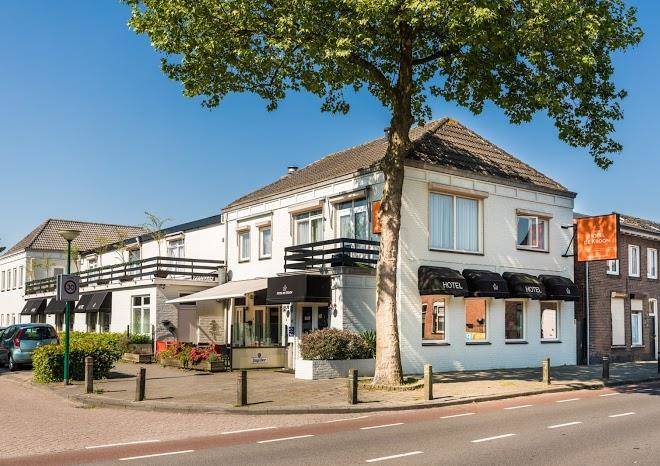 Hotel De Kroon Image