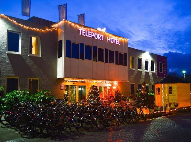 Amsterdam teleport hotel