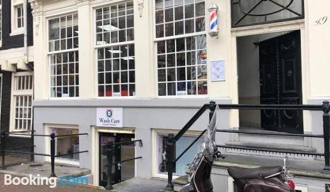 A'dam Centre Chic Image