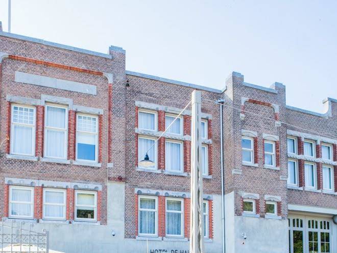 Hotel De Hallen Image
