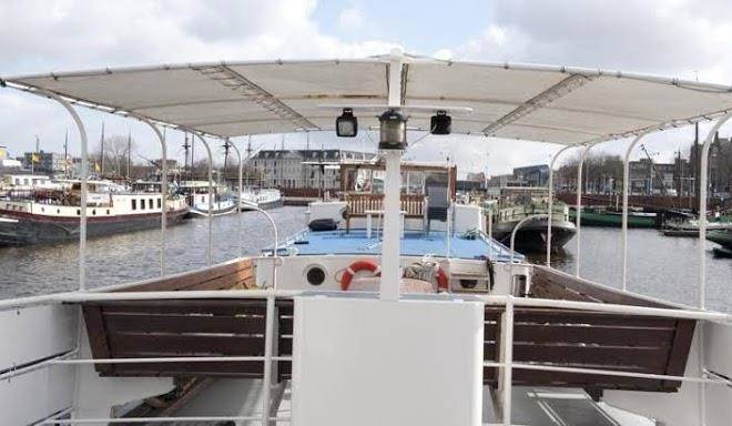 Hotelboot zwaan