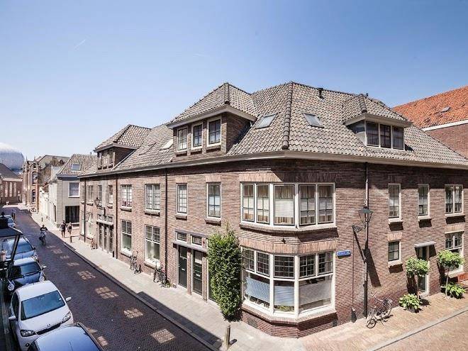 In de kromme jak