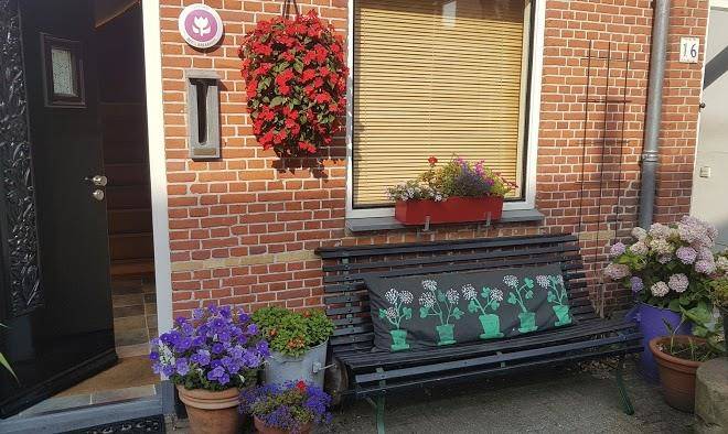 Bed en broodje bloem