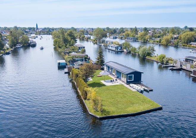 Jachthaven en motel borger