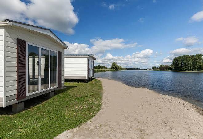 Oostappen vakantiepark marina beach