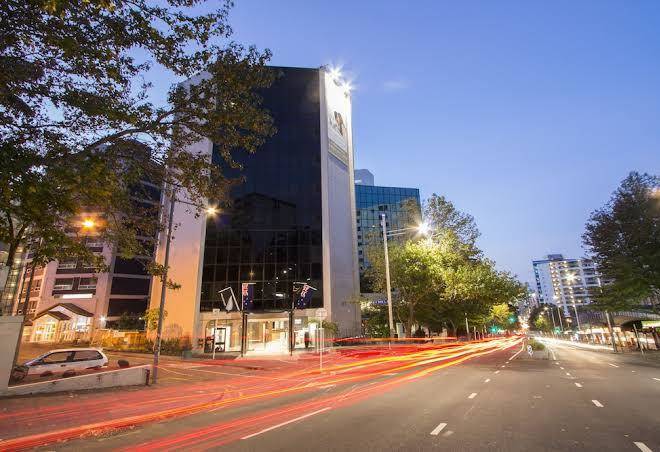 Vr Queen Street Hotel & Suites Image