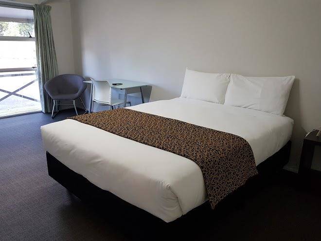 Airport palms hotel