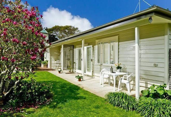 Devonport motel