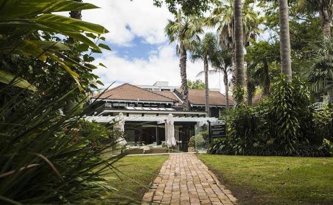 Emerald inn on takapuna beach