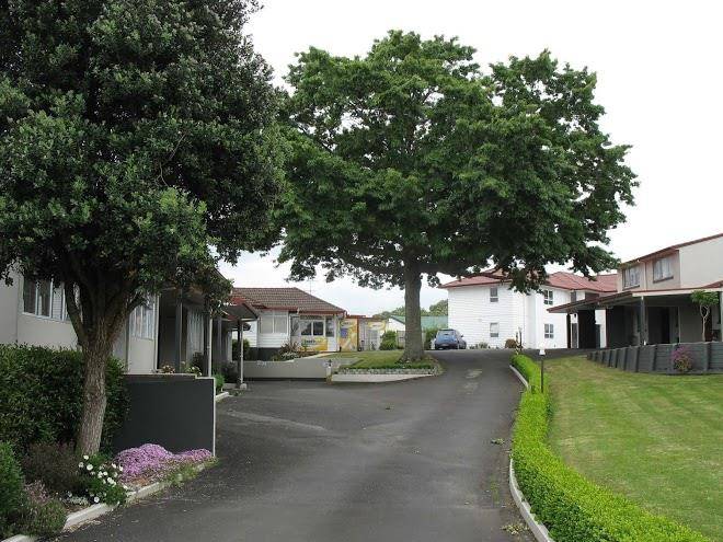 Touchwood motor lodge