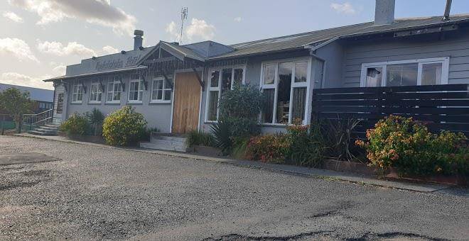 Kaukapakapa hotel