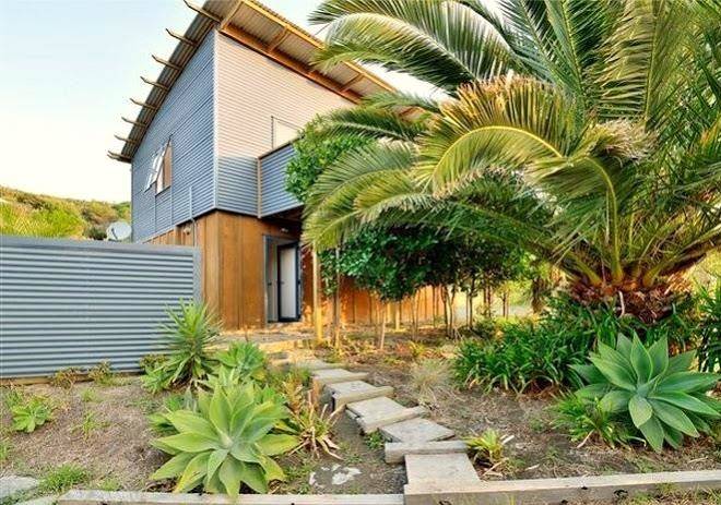 Coast retreat muriwai golf and surf holiday