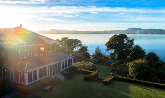 Black swan lakeside boutique hotel & spa