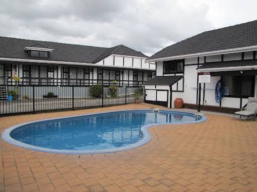 Devonwood manor motel