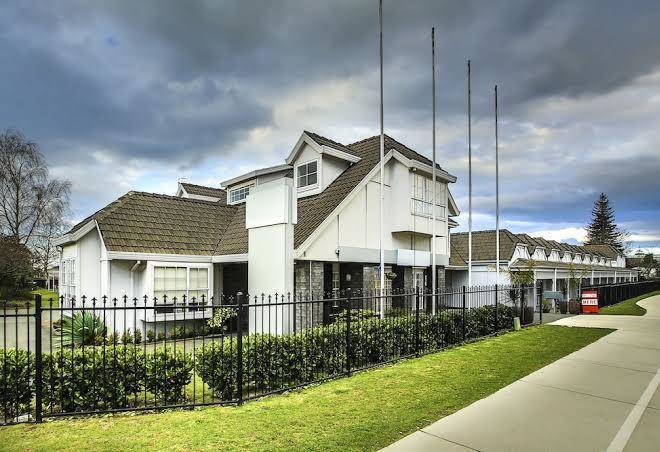 Lake rotorua hotel