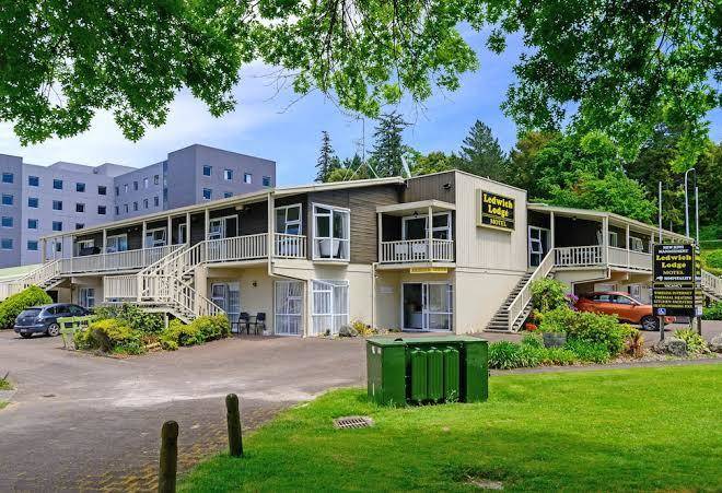 Ledwich lodge motel