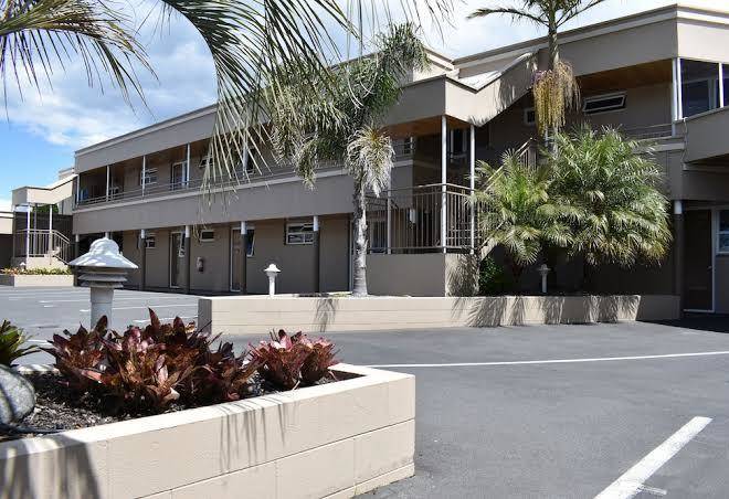 Baywatch motor inn
