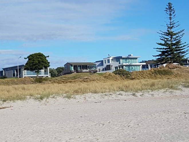 Ocean waves motel