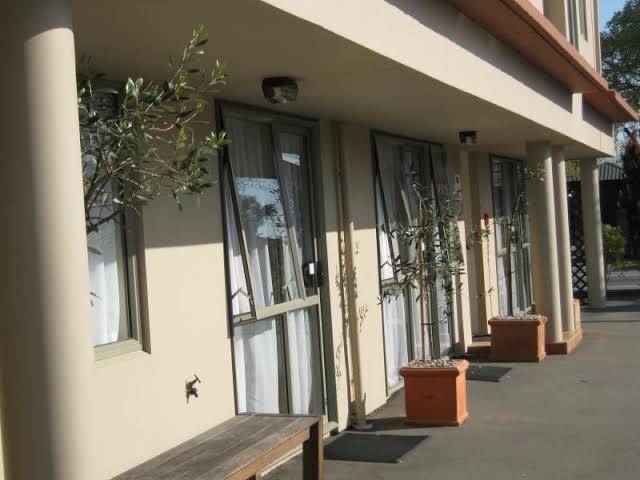 Arena motel