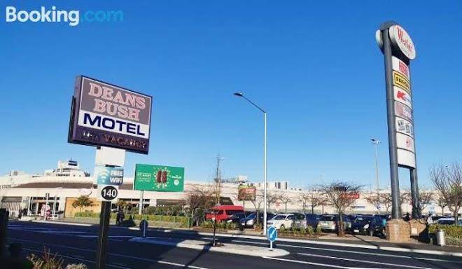 Deans bush motel