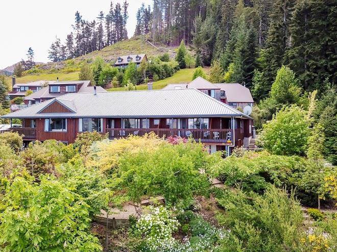 8 on oregon boutique lodge
