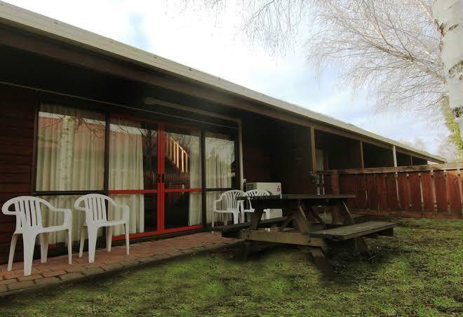 Larchwood motel