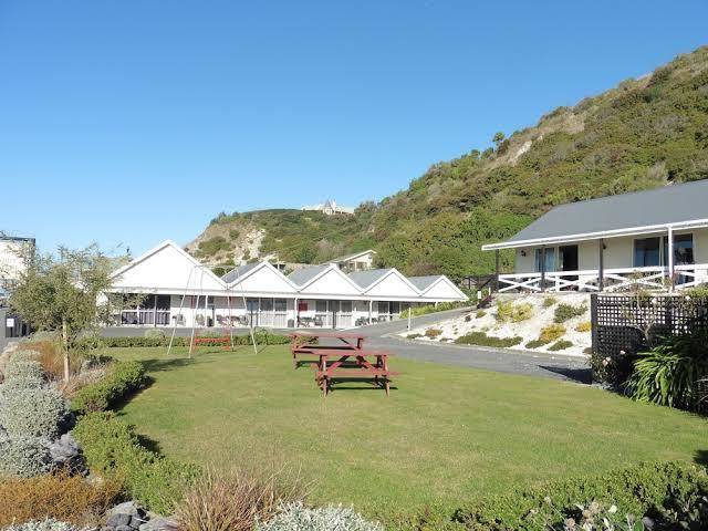 Admiral court motel