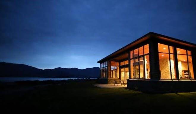 Isolation bay