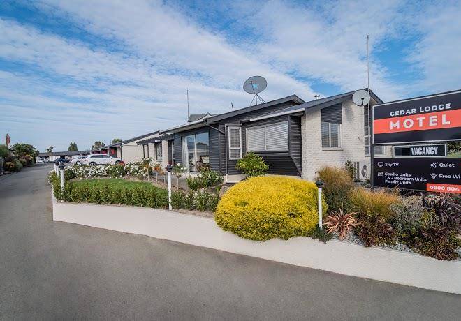 Cedar lodge motel