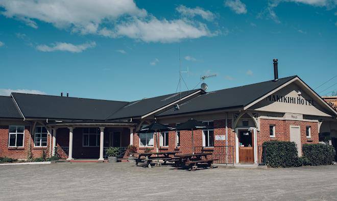 Makikihi country hotel