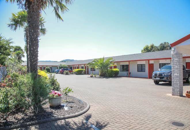 Bk's palm court motor lodge