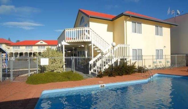 Fountain court motor inn