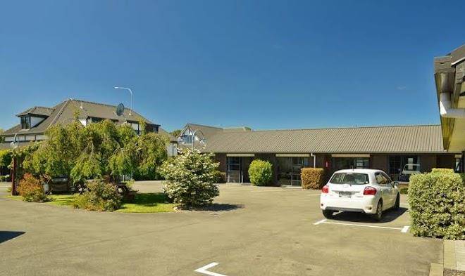 Aston court motel