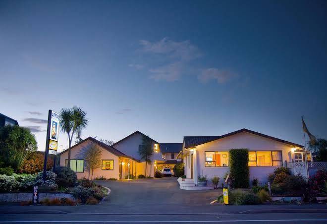 Arrow motel