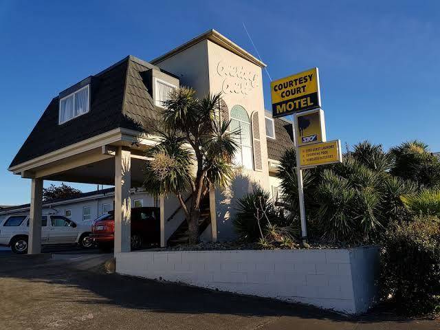 Courtesy court motel