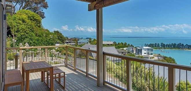Haulashore views holiday home accommodation nelson port hills