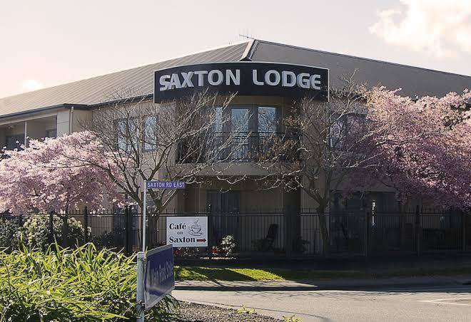 Saxton lodge