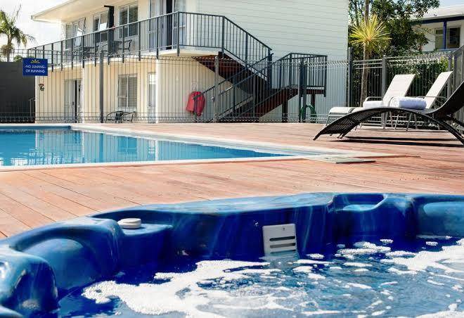 Averill court motel