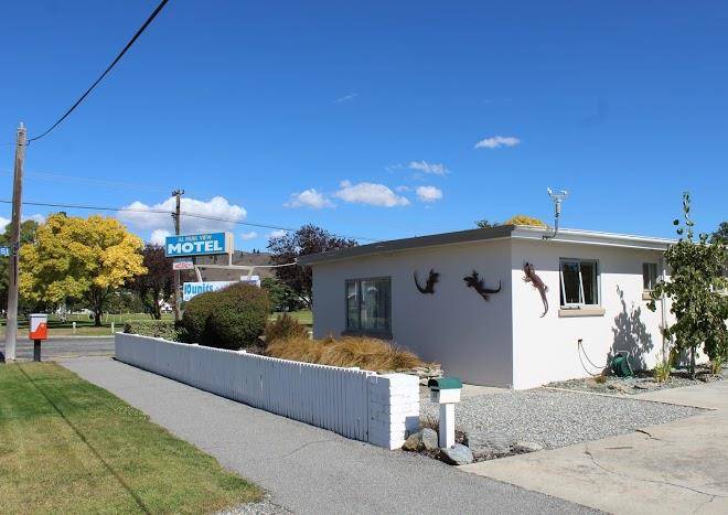 Alexandra's al park view motel
