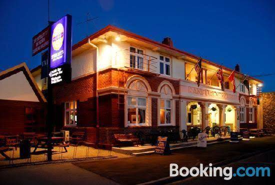 Ranfurly hotel