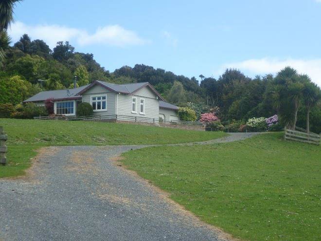 Hilltop accommodation catlins