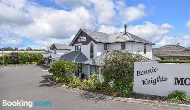 Bonnie knights motel
