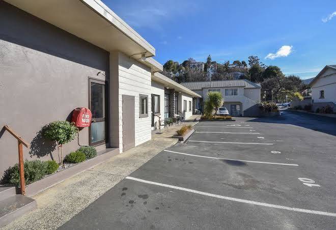 Garden motel