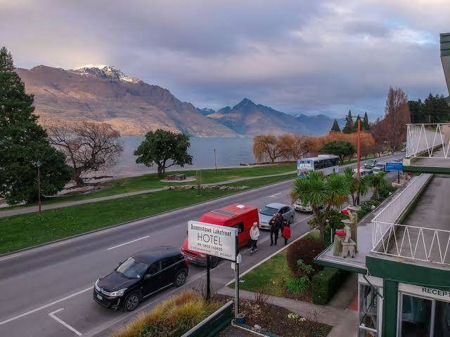 Lakeside motel queenstown