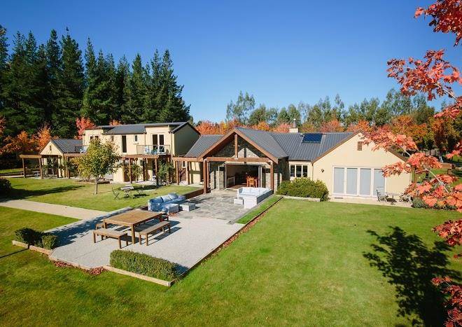 Maple lodge