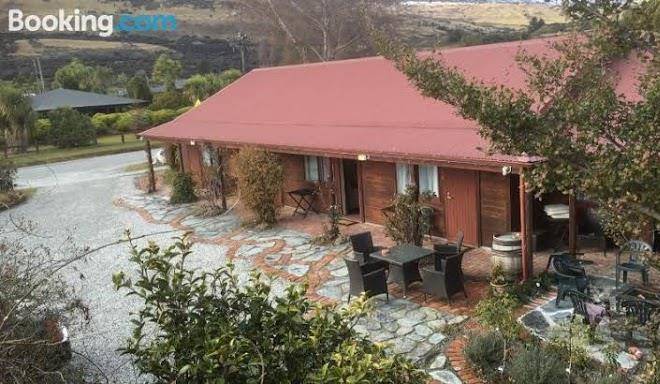 Mount earnslaw motels