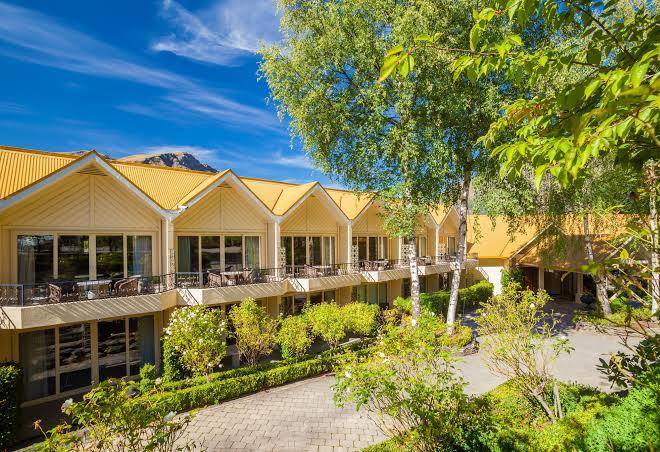Nugget point queenstown hotel