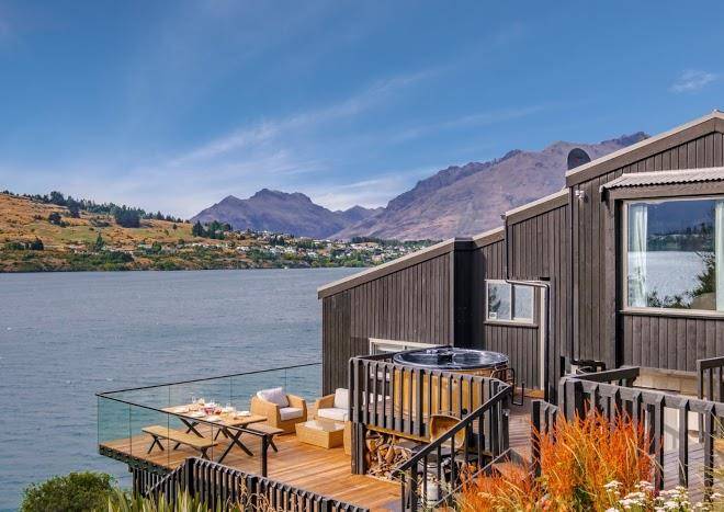 Queenstown lakefront dream
