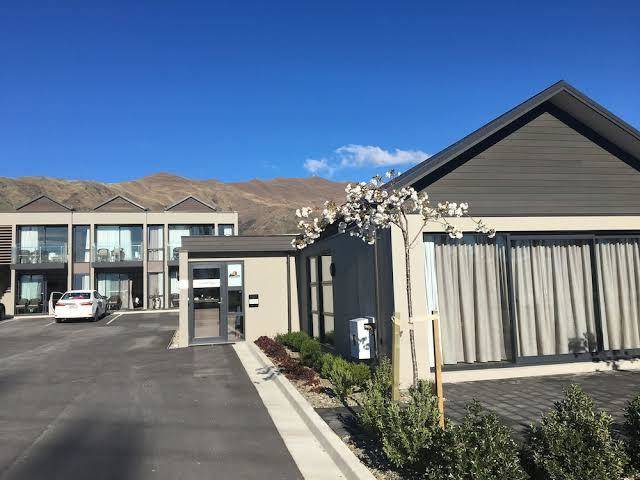 West meadows motel