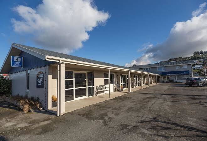 Aaa thames court motel